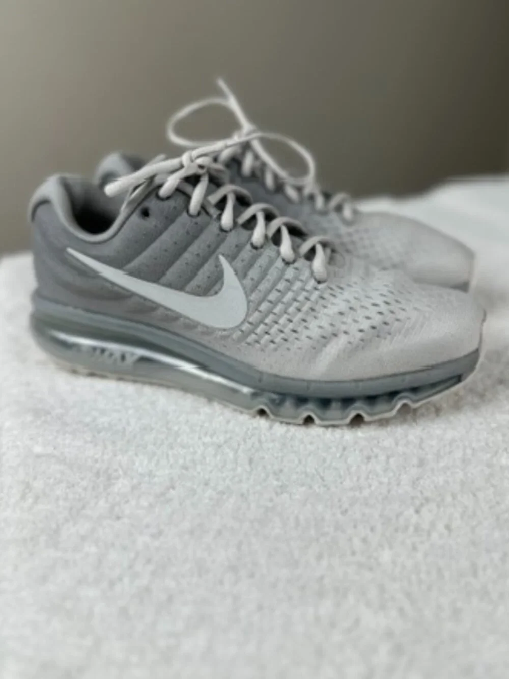 Nike Air Max 2017 Men’s Size 8.5 Gray Running Athletic Sneakers 849559-005